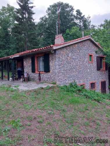 Prodajem kamenu kucu