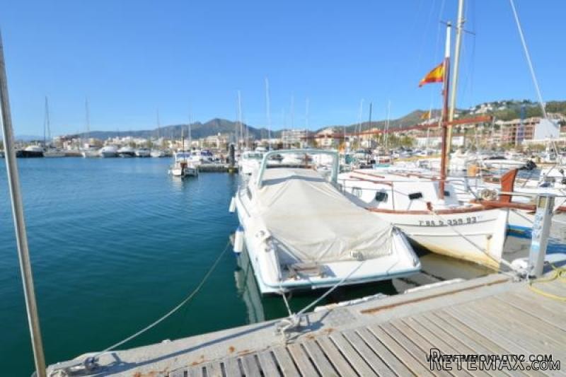 ROSES: Mooring in the yacht harbour of.. - 2