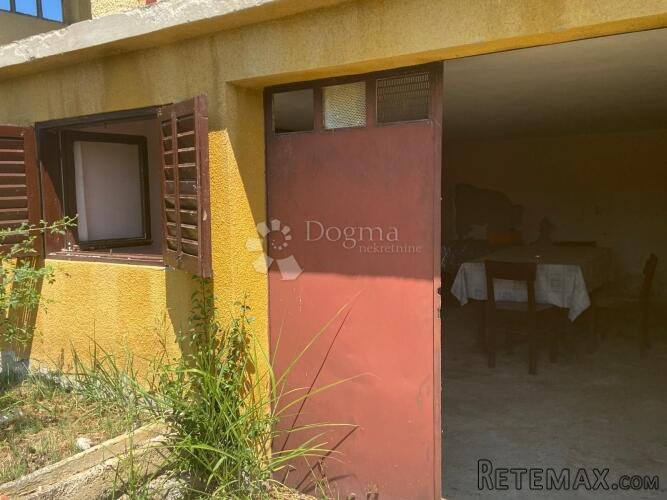 VIKEND KUĆA - GRAĐEVINSKO ZEMLJIŠTE 4680 m2 - 2