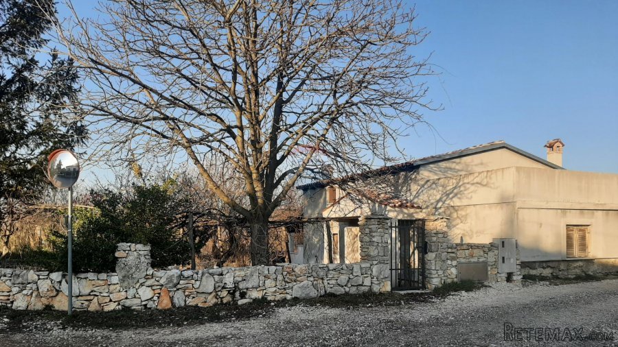 Istra, Svetvinčenat, parcela s kućom na prekrasnoj lokaciji - 3
