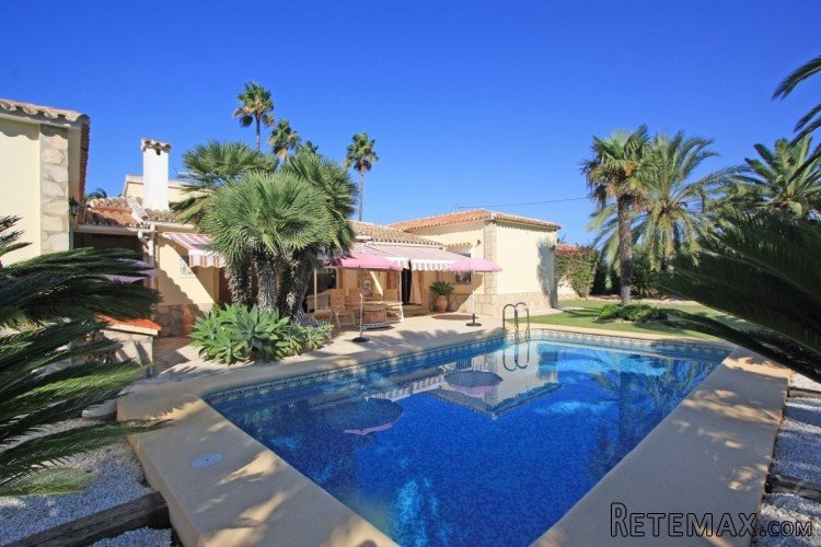 Magnificent finca for sale less than 500m walking distance.. - 3