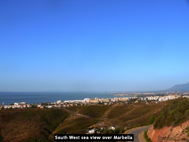 Plot for sale in Los Monteros.. - 2