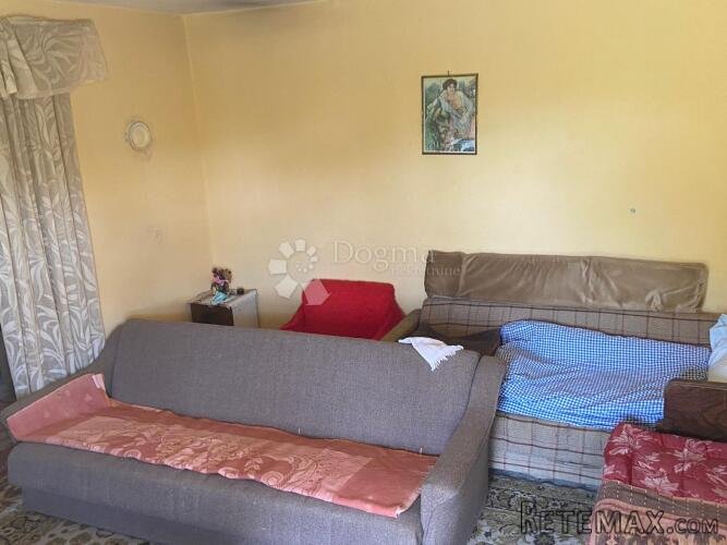 VIKEND KUĆA - GRAĐEVINSKO ZEMLJIŠTE 4680 m2 - 3