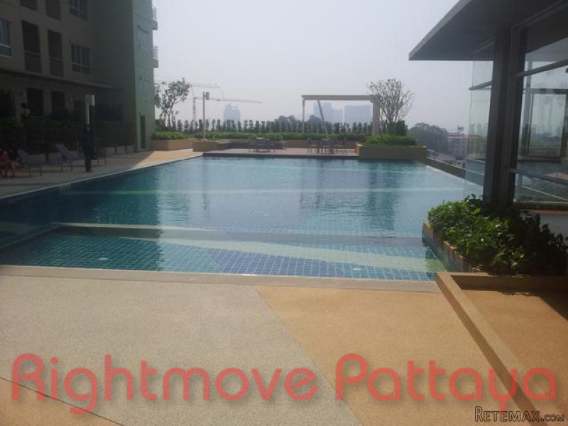1 Bedroom Condo for sale in Wongamat -..