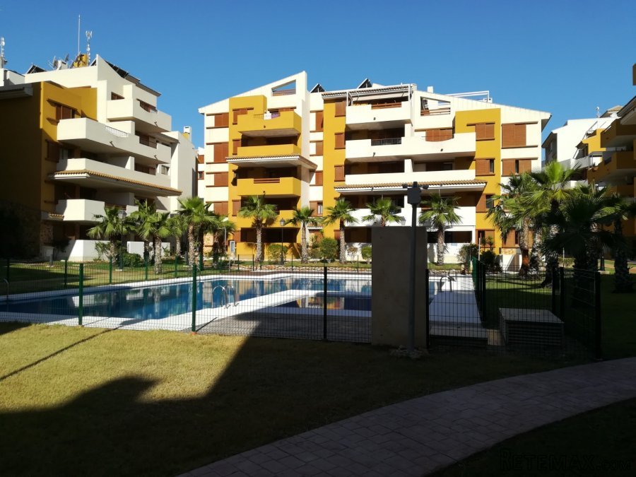 Nuevo apartamento en primera línea de mar en Punta Prima.. - 4