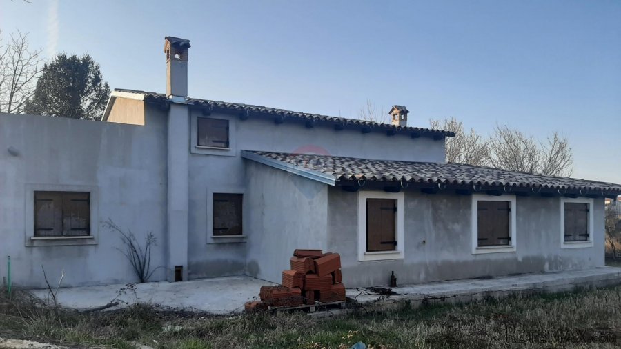 Istra, Svetvinčenat, parcela s kućom na prekrasnoj lokaciji - 5