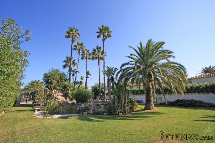 Magnificent finca for sale less than 500m walking distance.. - 5