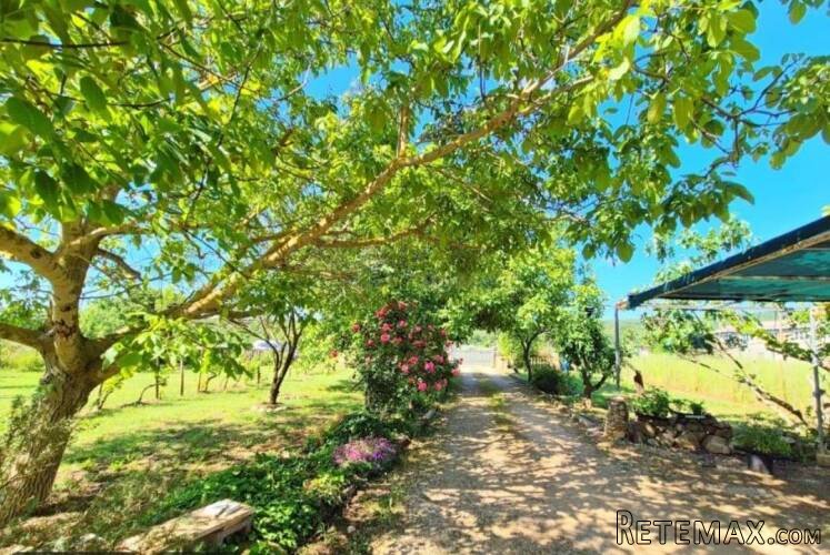 Kuća sa čak 1500 m2 vrta - grad Krk
