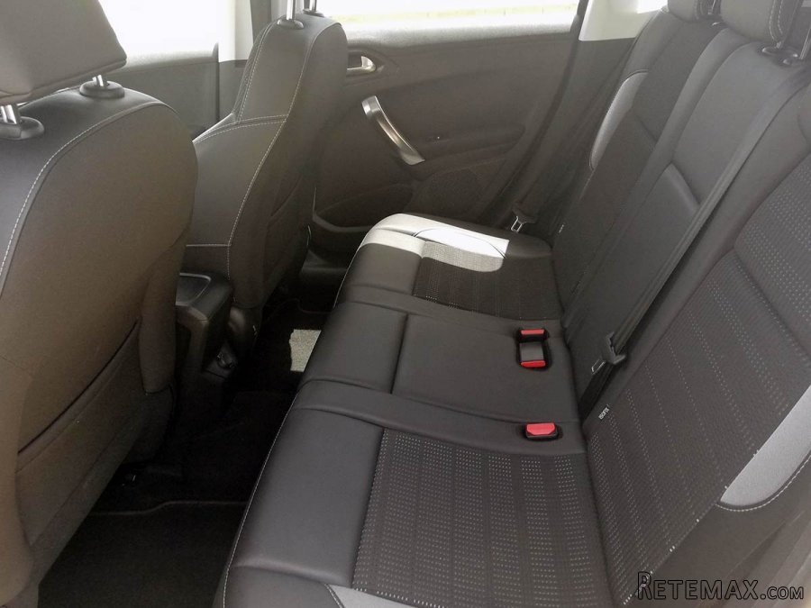 Peugeot 2008 1.2 Puretech - 8