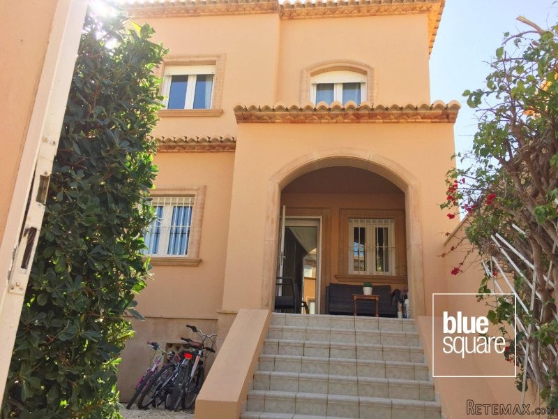 Semi detached town house close to the..