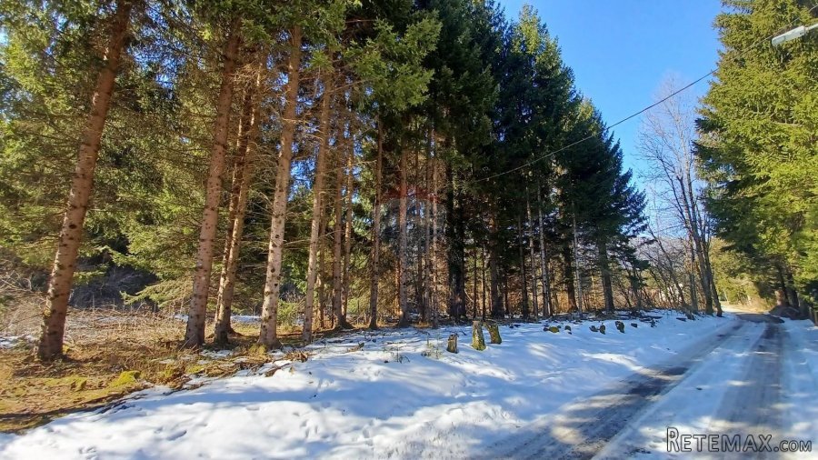 Jasenak - građevinski teren 1507 m2 - 2