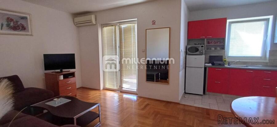 Otok Krk, Malinska, 59.14m2, 2s+db s terasom i parkingom - 2