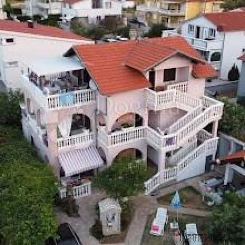 VODICE, ŠIBENIK apartmanska kuća sa velikom okućnicom - 2