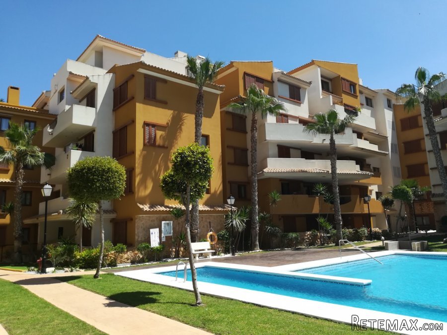 Nuevo apartamento en primera línea de mar en Punta Prima.. - 3