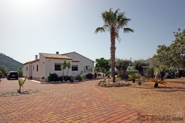 This modern, single storey finca with a separate guest.. - 3