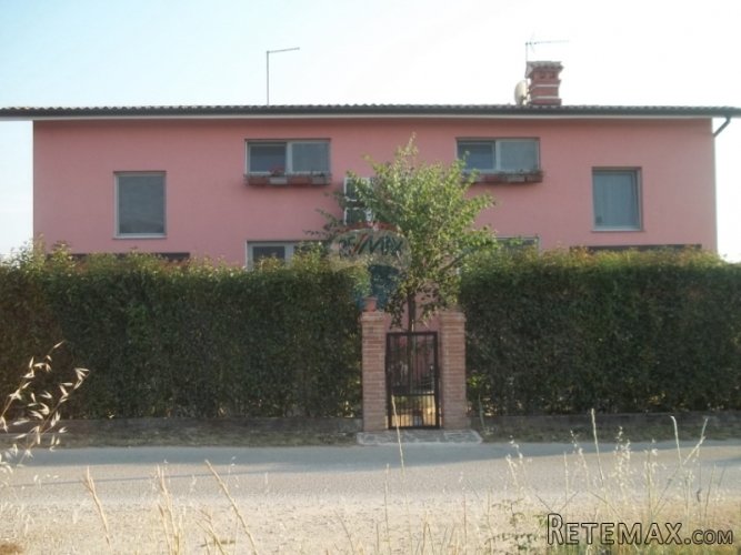 Umag, kuća sa 6 apartmana i bazenom - 2