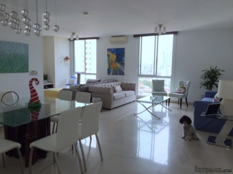 Beautiful Apartment at Window.. - 2
