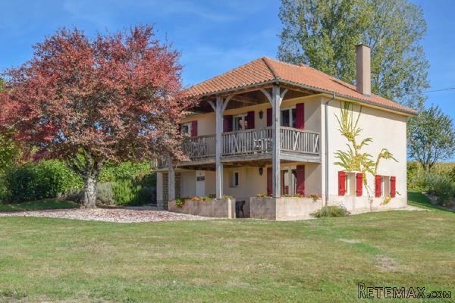 Nr Hautefort (24) - Périgord farmhouse 3bed/2bath on a fabulous..