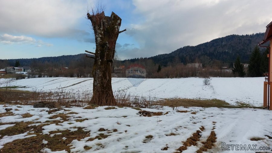 Građevinski teren sa ucrtanom kućom - Jasenak - 2