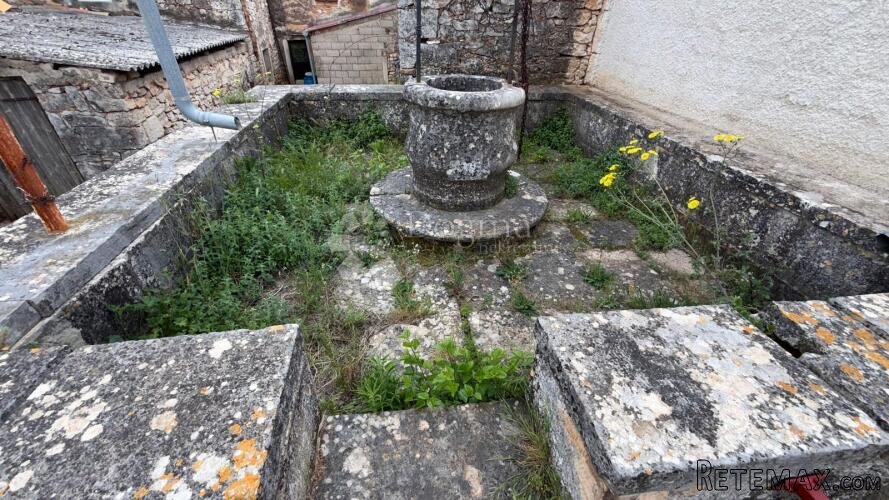 Kamena priča za renovaciju na dobroj lokaciji - 2