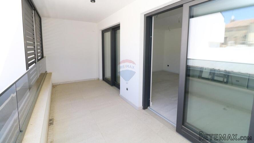 POREČ, centar- stan s garažom u novogradnji - 2