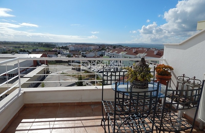 Beautiful Apartment In Alcochete