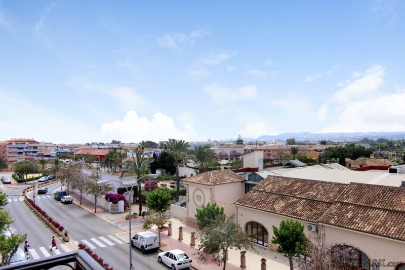 Fantastic Central 3 Bedroom 2 Bathroom..