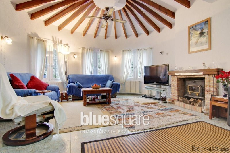 South facing 4 bedroom villa close to.. - 2