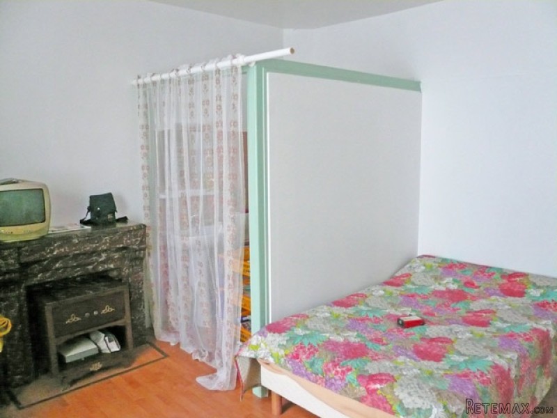 Investment Property Of 3 Flats And 2.. - 2