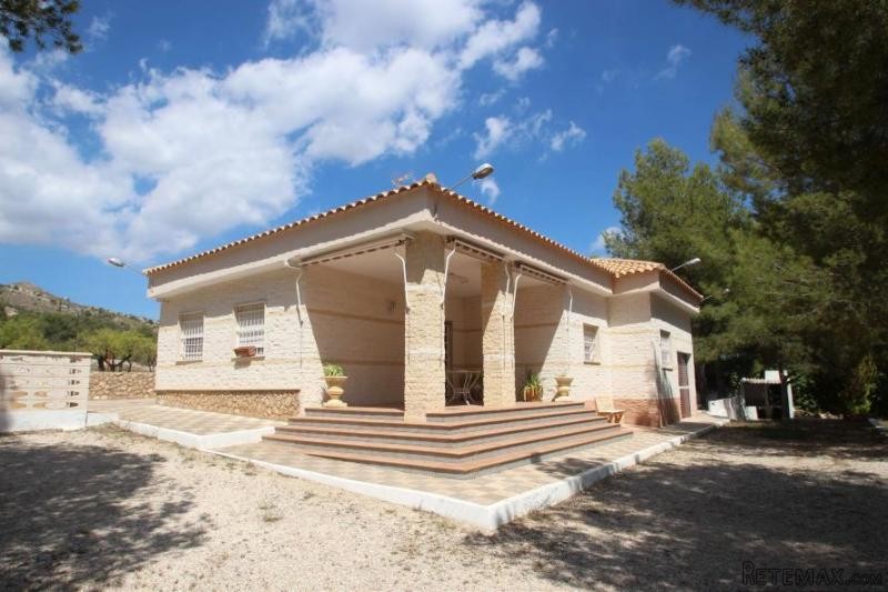 4 bedroom Mountain Villa with swimming..
