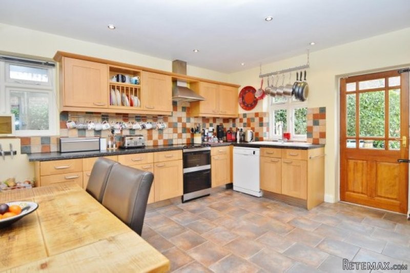 3 bedroom, Detached House house for sale - 2
