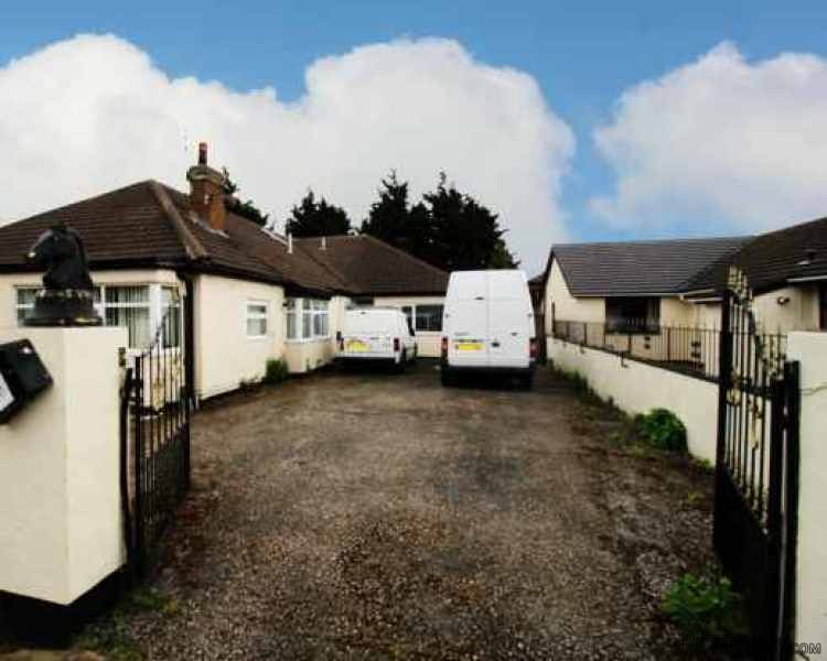 6 bedroom, Semi-detached Bungalow house..