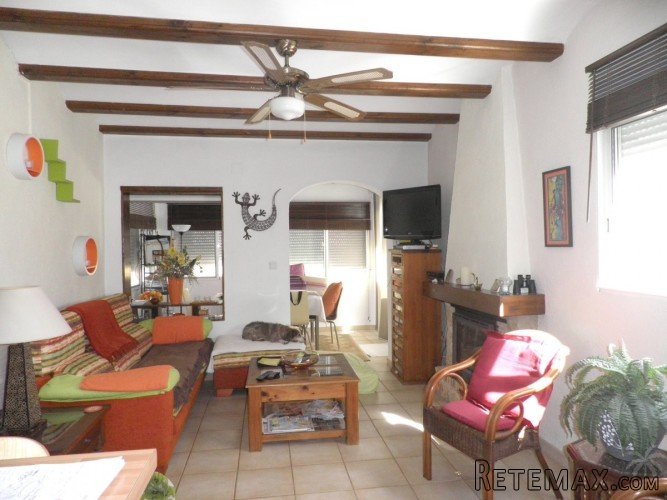 Very comfortable semi detached house only 100m from the.. - 4