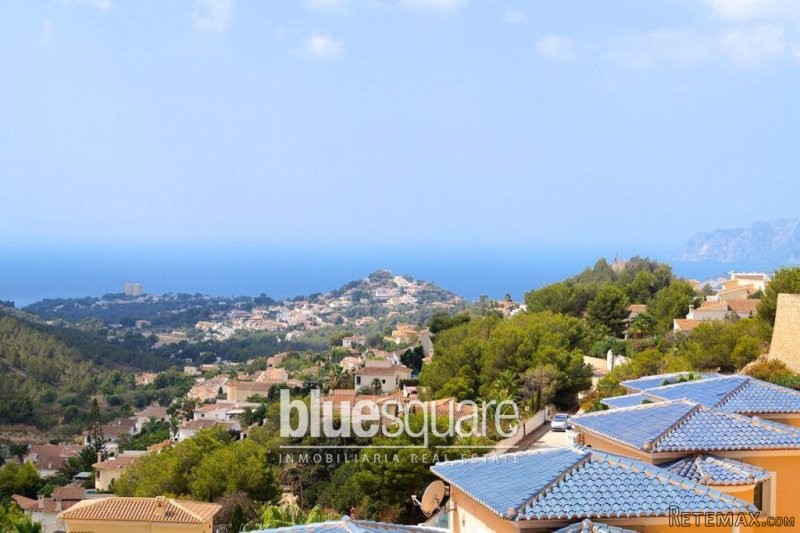 3-Bedroom villa with sea views in..
