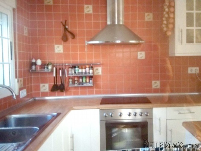 Very comfortable semi detached house only 100m from the.. - 7