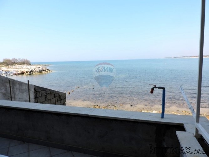 Kuća, Novigrad, Dajla na samoj obali mora - 4