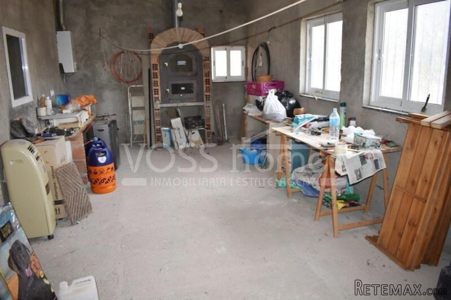 A great opportunity to finish off a habitable, renovation.. - 11