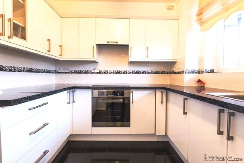 A Brand New Room To Rent In King's.. - 2