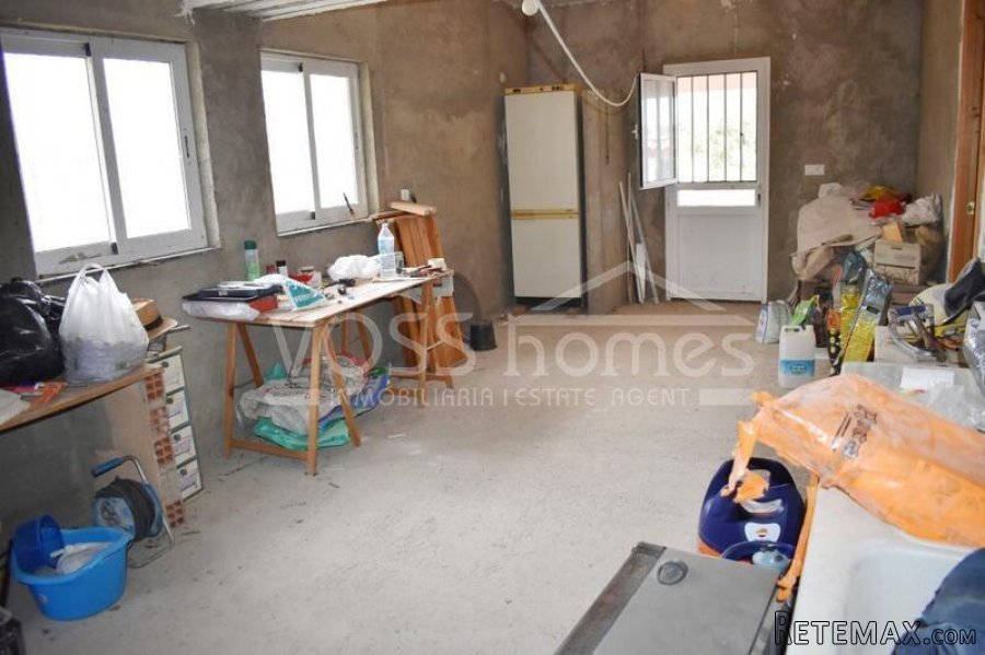 A great opportunity to finish off a habitable, renovation.. - 12