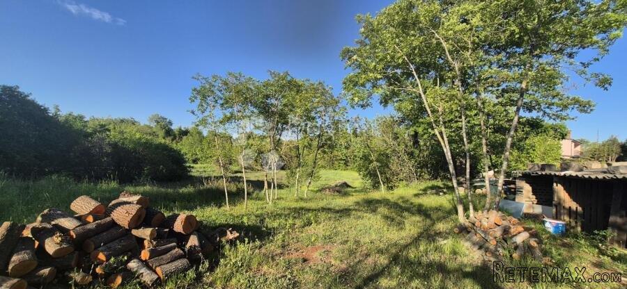 Kombinirano građevinsko 950 m2 +poljoprivredno zemljište 17
