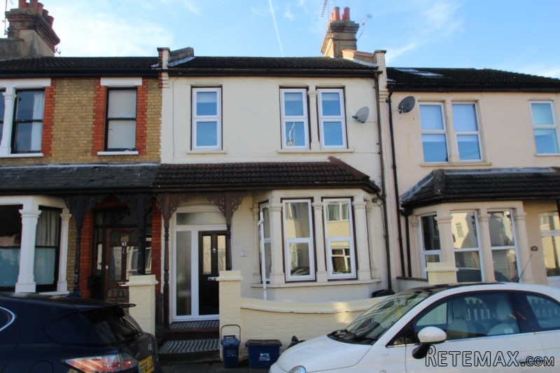 MacDonald Avenue, Westcliff on Sea, SS0..