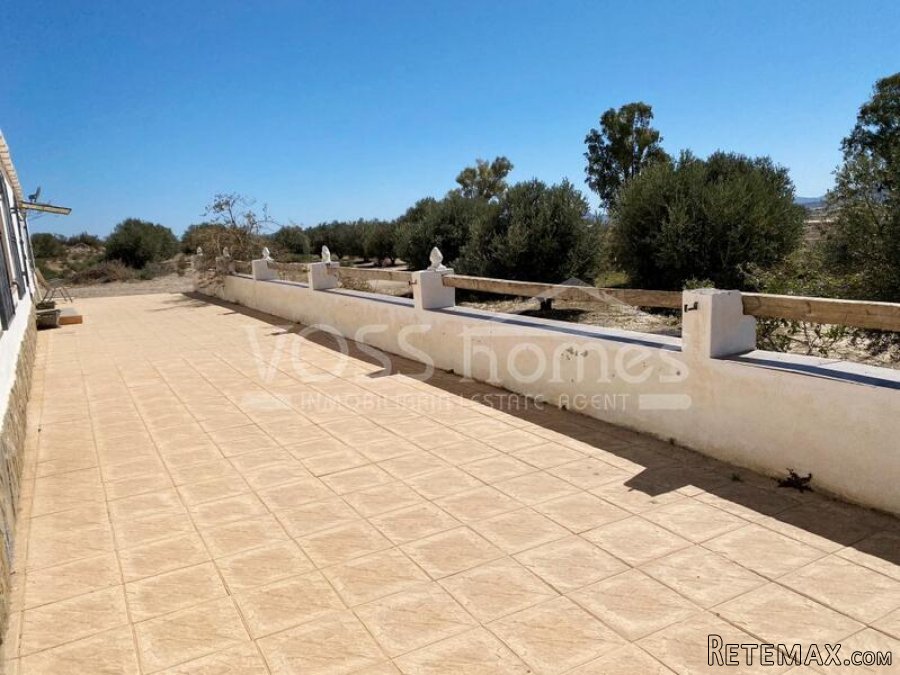 NEW & EXCLUSIVE TO VOSS HOMES - A huge 361m2 country house.. - 13