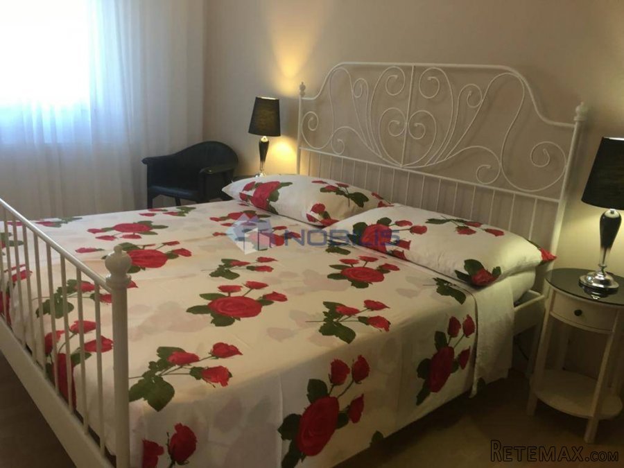 Šibenik, Vodice, 3 apartmana+suteren, vrt, parking mjesta - 14