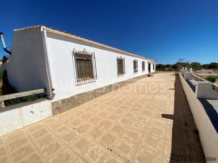 NEW & EXCLUSIVE TO VOSS HOMES - A huge 361m2 country house.. - 14