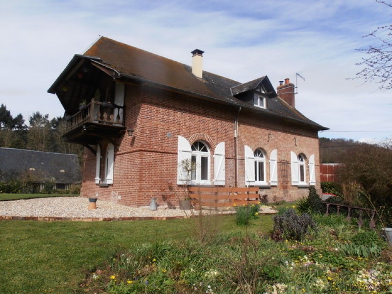 Fully Renovated House with Outbuildings
