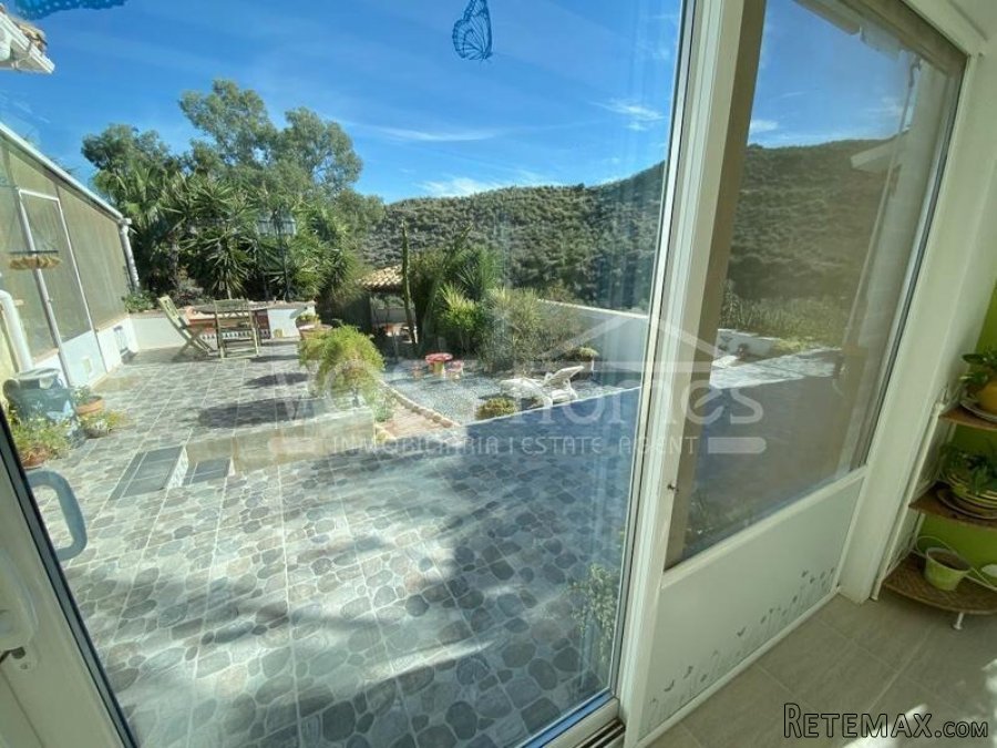 NEW LISTING TO VOSS HOMES - A large 3 bed, 2 bath Country.. - 16