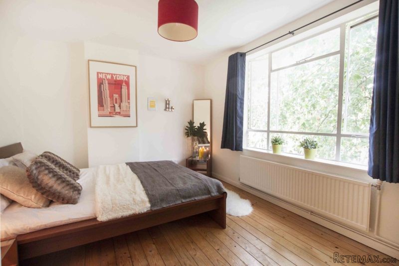 Single with double bed near Old Street..