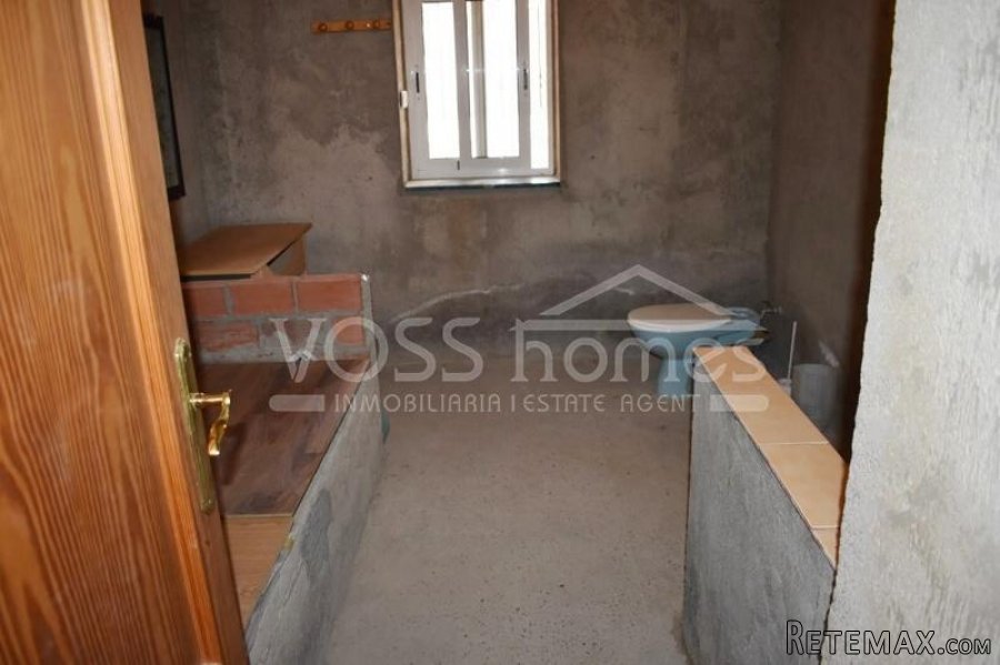 A great opportunity to finish off a habitable, renovation.. - 17