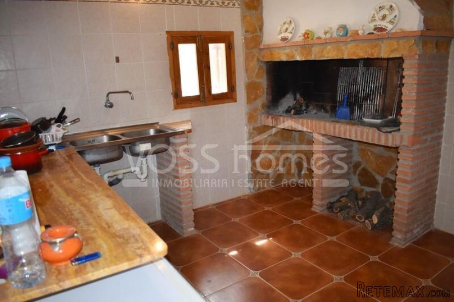 A great opportunity to finish off a habitable, renovation.. - 18
