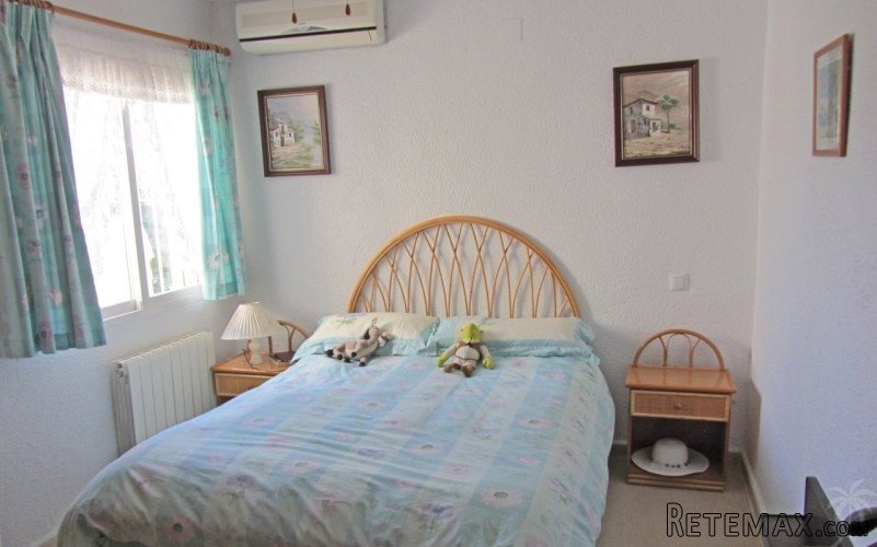Large 5 bedroom finca set in a large flat plot close to the.. - 8